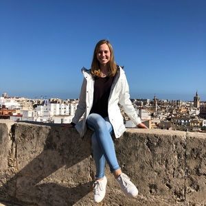 Meet your Posher, Em